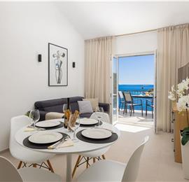 6 Bedroom Waterfront Villa with Pool in Uvala Ljubljeva near Trogir, Sleeps 12-13
